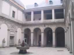 Sergovia Alcazar courtyard