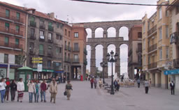Sergovia Aqueduct from road